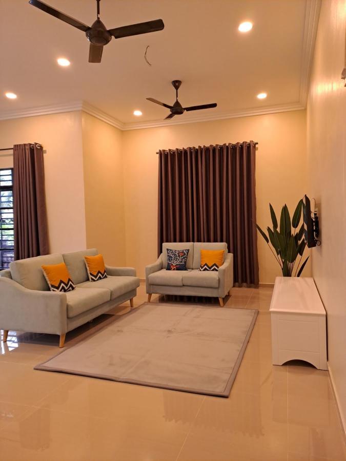 Zn Homestay Gong Badak Kampong Pengkalan Maras Exterior photo
